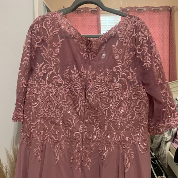 Mother of the Bride Dress - Picture 10 of 10